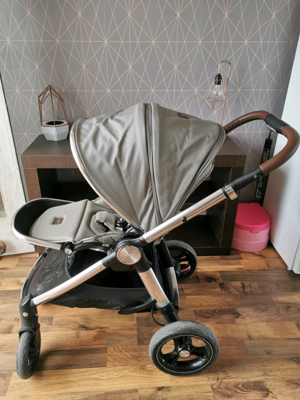 ocarro pram sage green